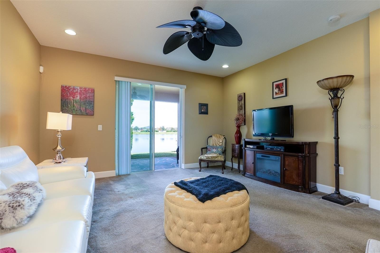 Nandina Dr, Sarasota, FL 34240