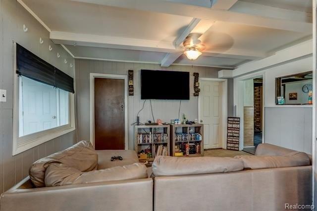 Malvina Ave, Warren, MI 48089