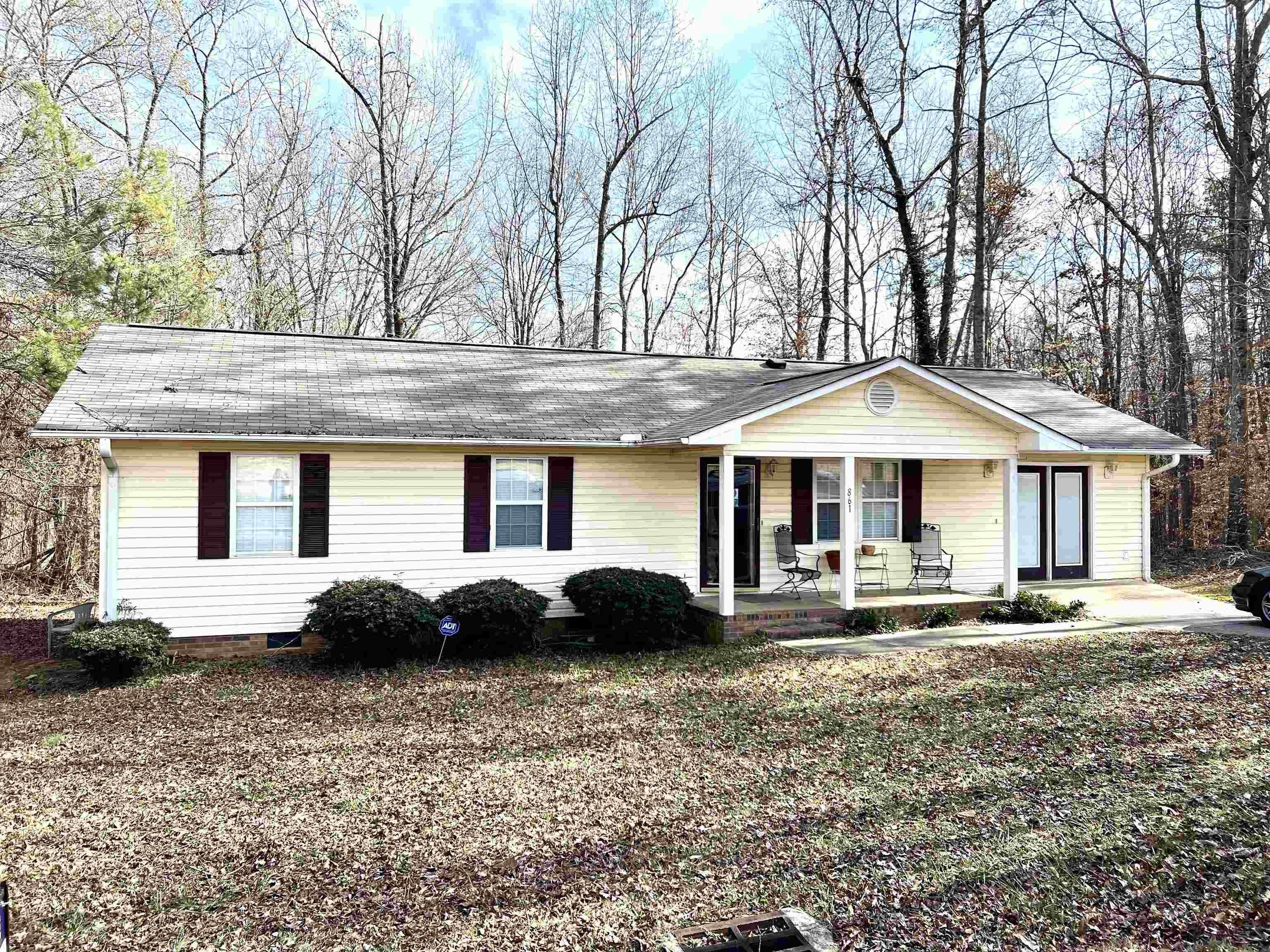 Pinecrest St, Woodruff, SC 29388