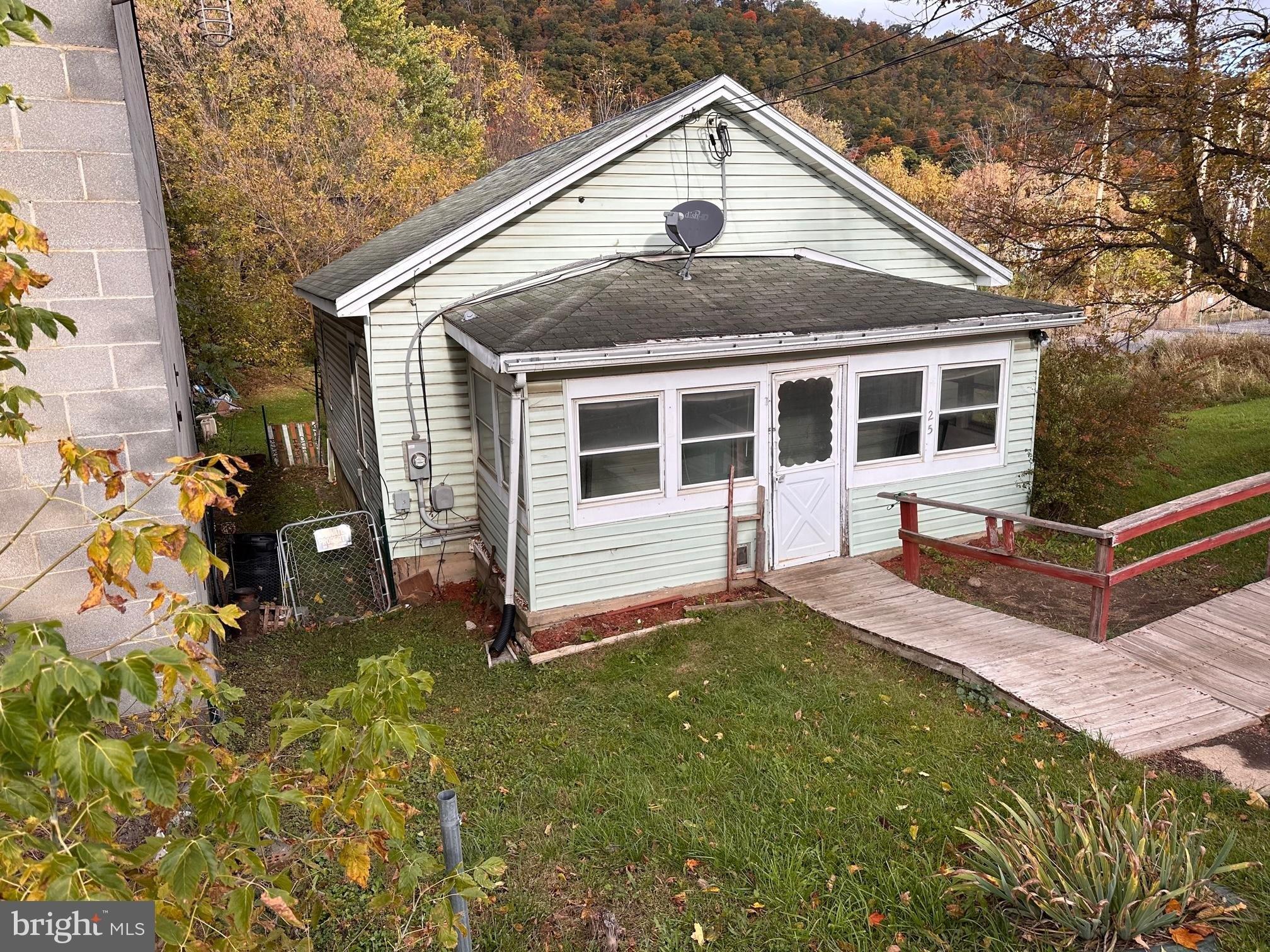 Harrison Ave, Berkeley Springs, WV 25411