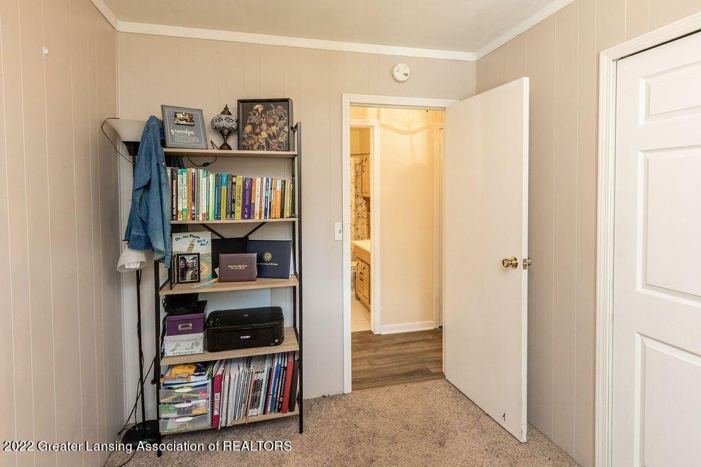 Kathy Ct, Holt, MI 48842