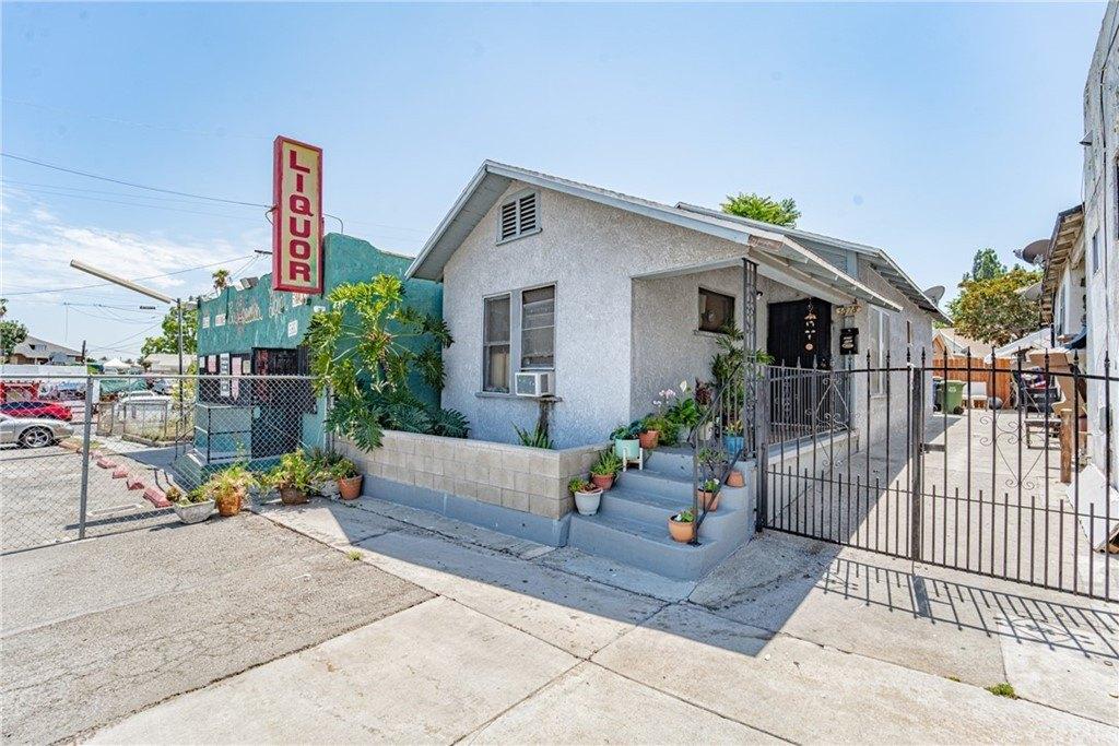 E 1st St, Los Angeles, CA 90063