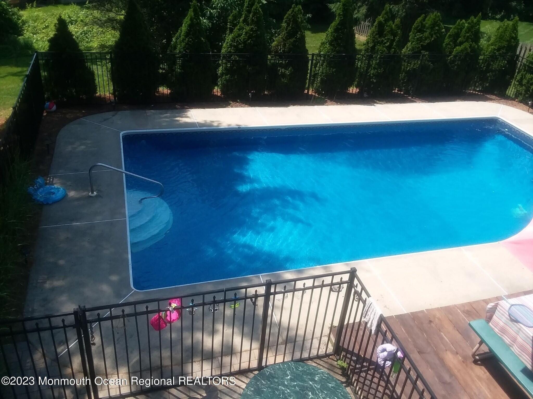 Cooper Rd, Red Bank, NJ 07701