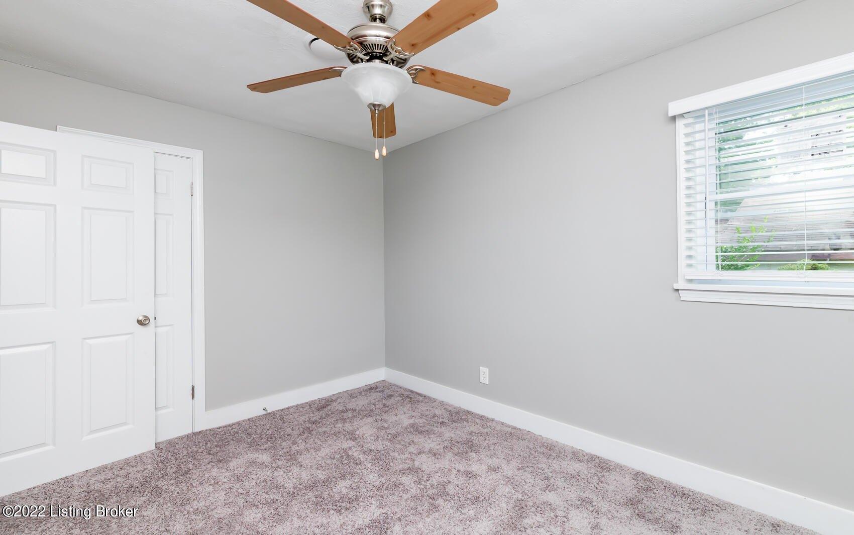 Addison Ln, Shively, KY 40216