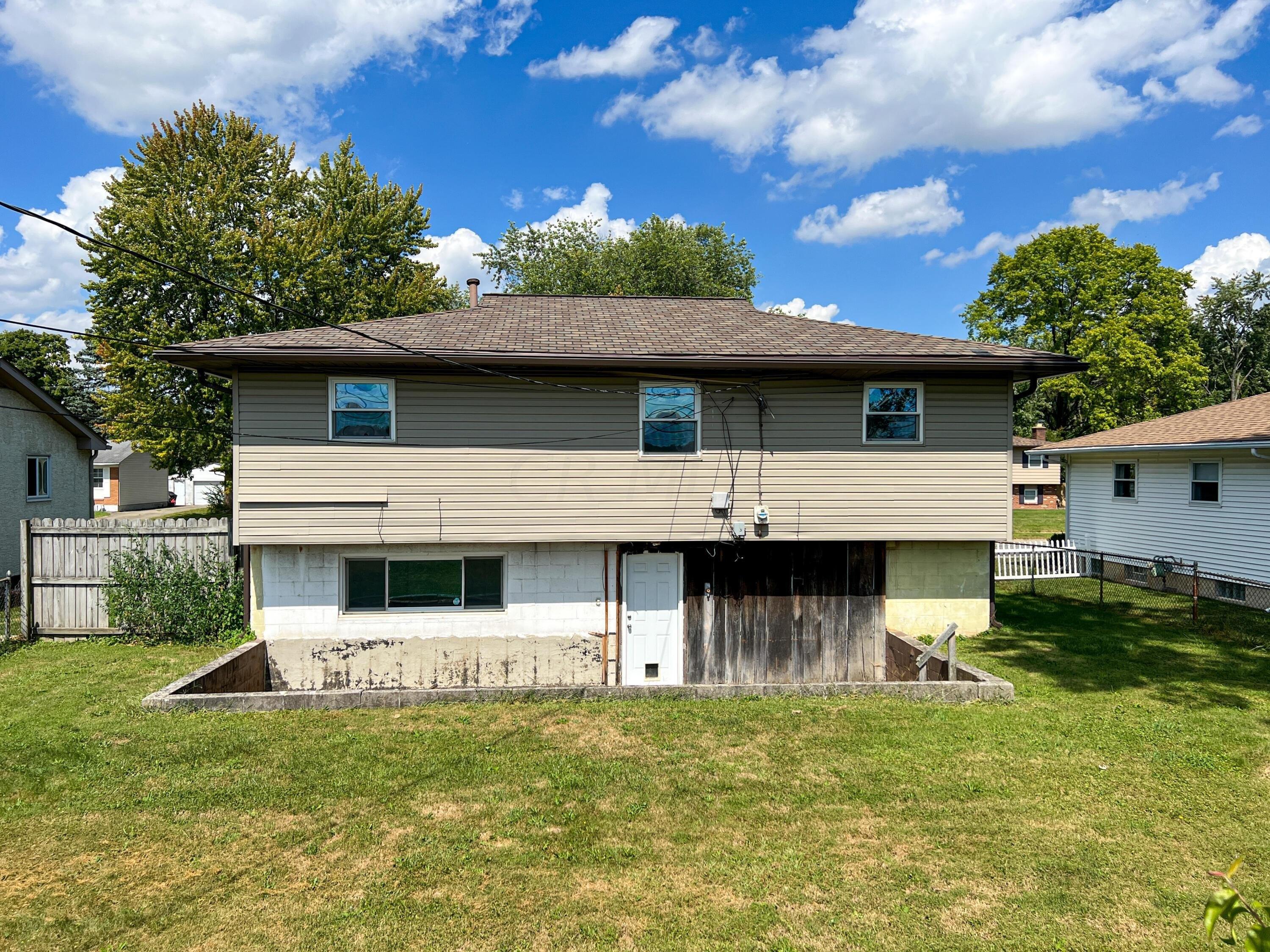 Fullerton Dr, Columbus, OH 43232
