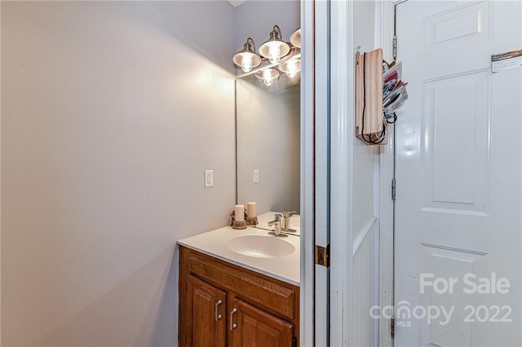 Helmsley Ct, Charlotte, NC 28273