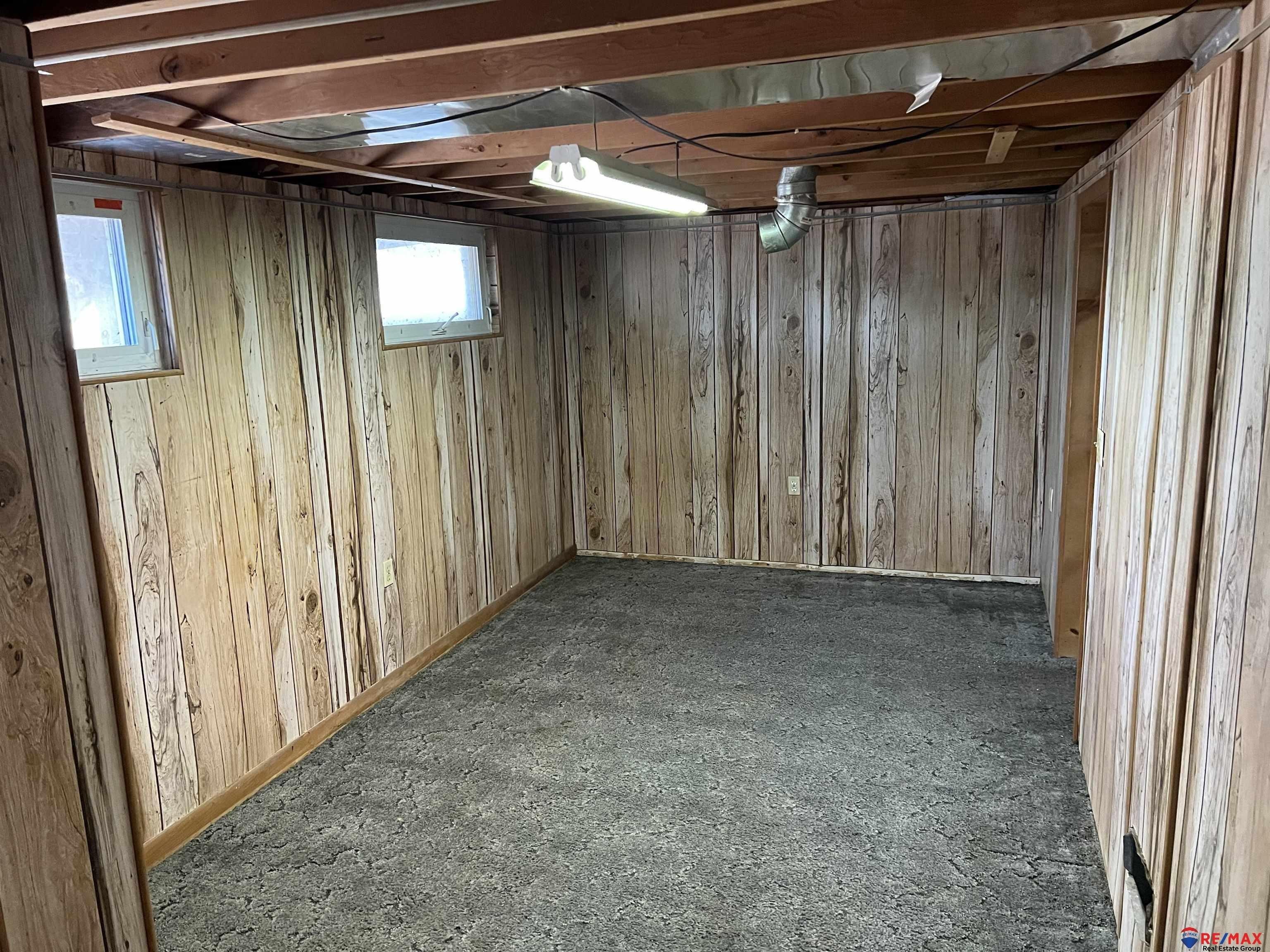 Clay St, Bellevue, NE 68005