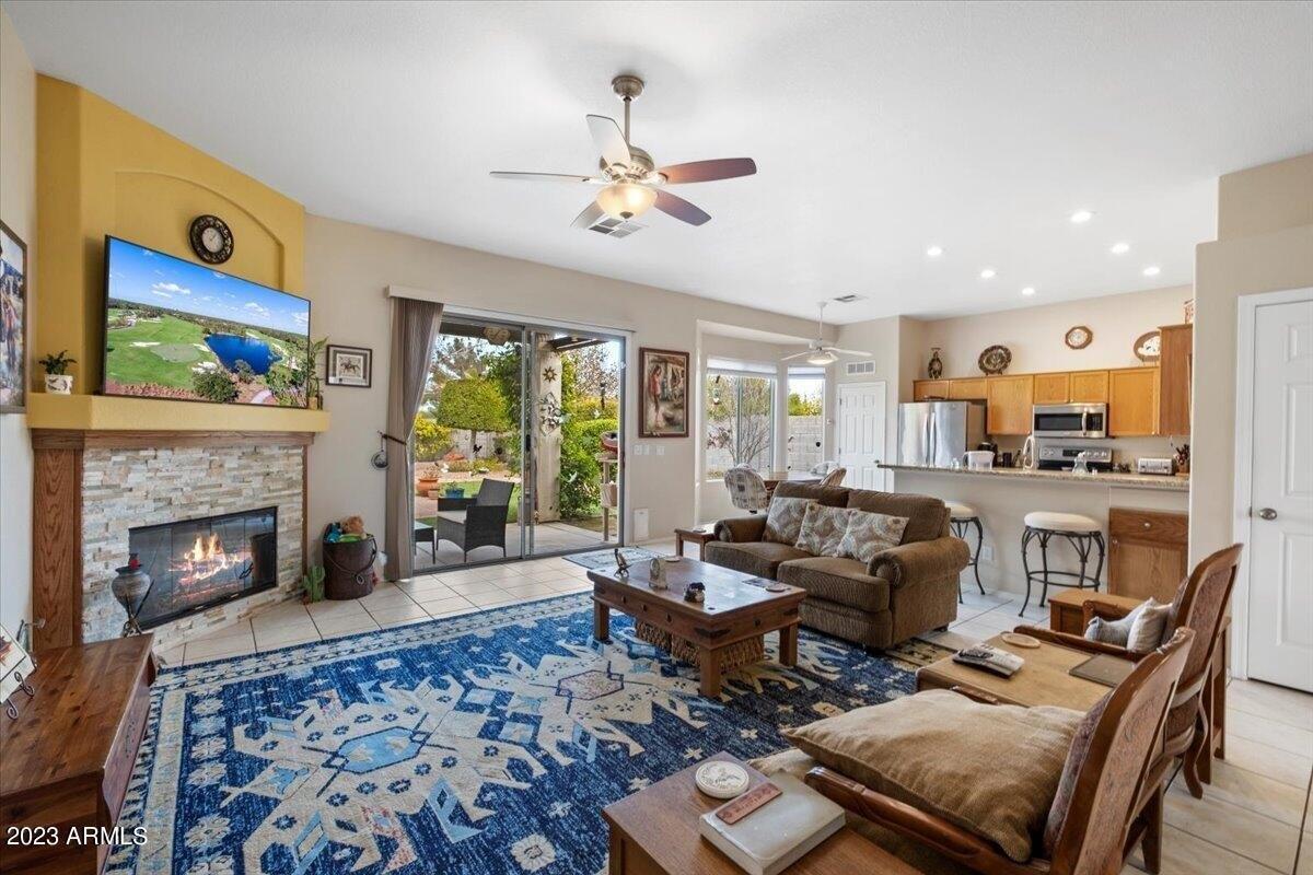 W Helena Dr, Phoenix, AZ 85023