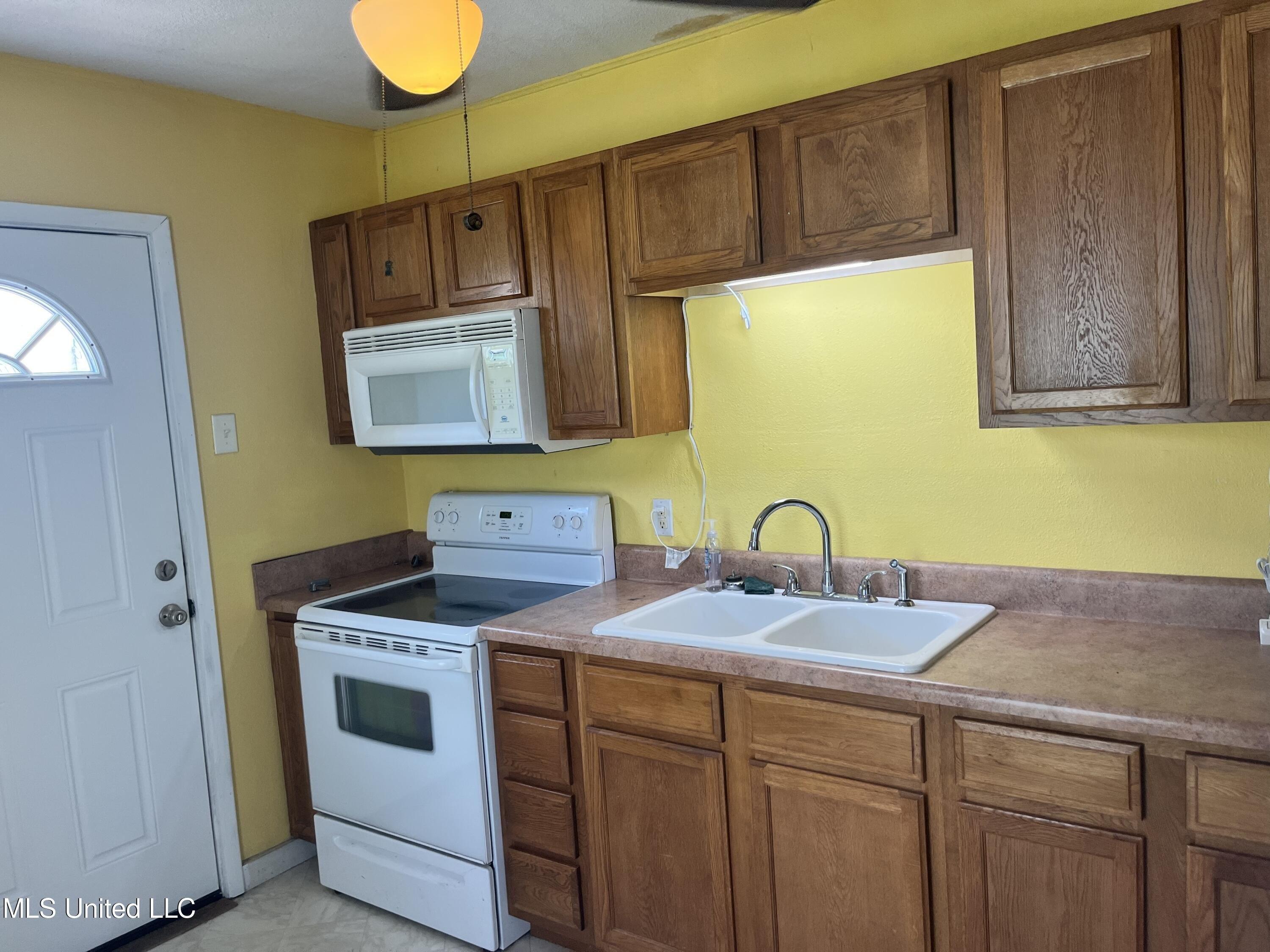 Williams St, Pascagoula, MS 39567