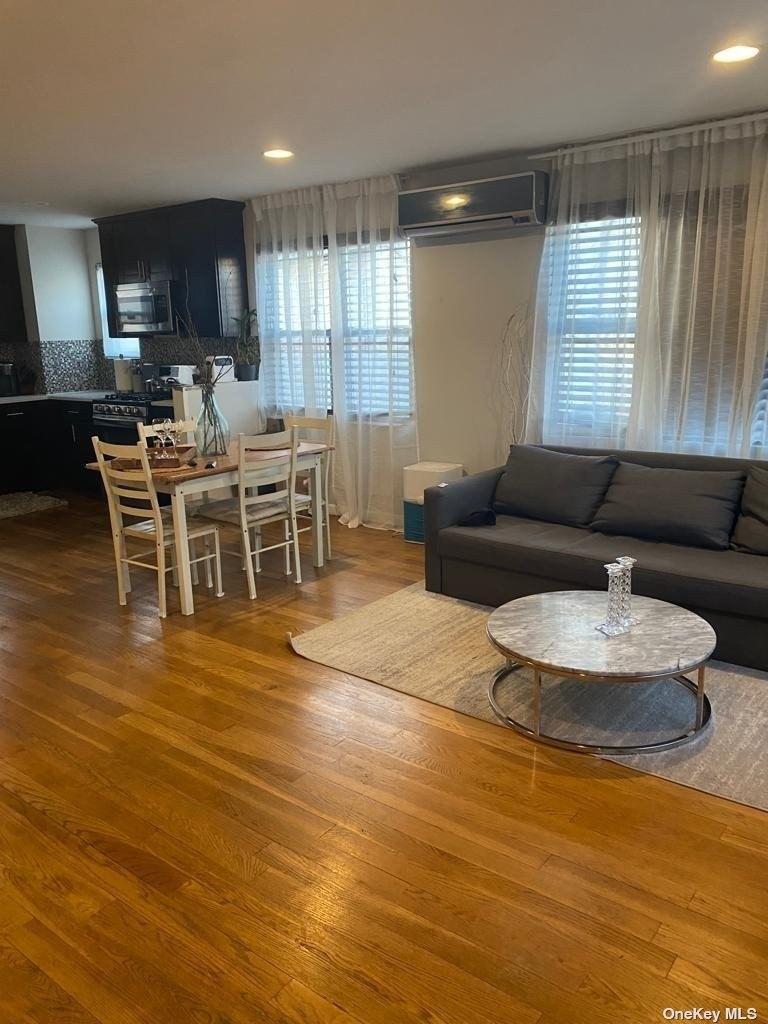 188th St, Hollis, NY 11423