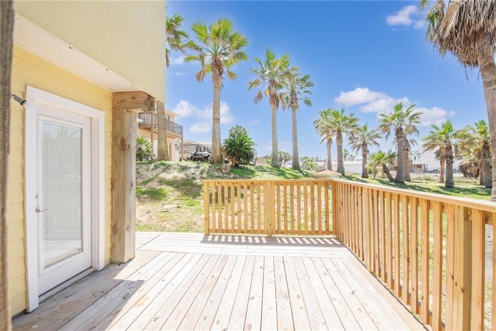 S 12th St, Port Aransas, TX 78373