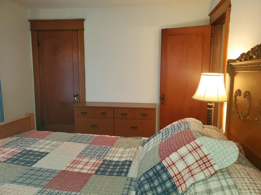 Mid Ave, Elmira, NY 14904
