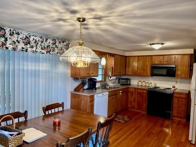 Barnold St, West Warwick, RI 02893