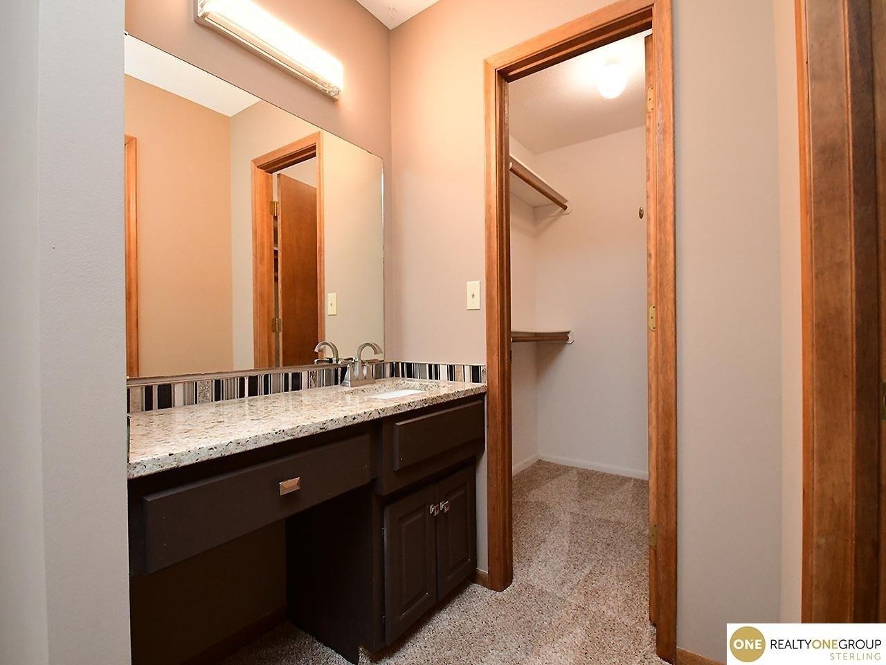 Lookingglass Dr, Bellevue, NE 68123