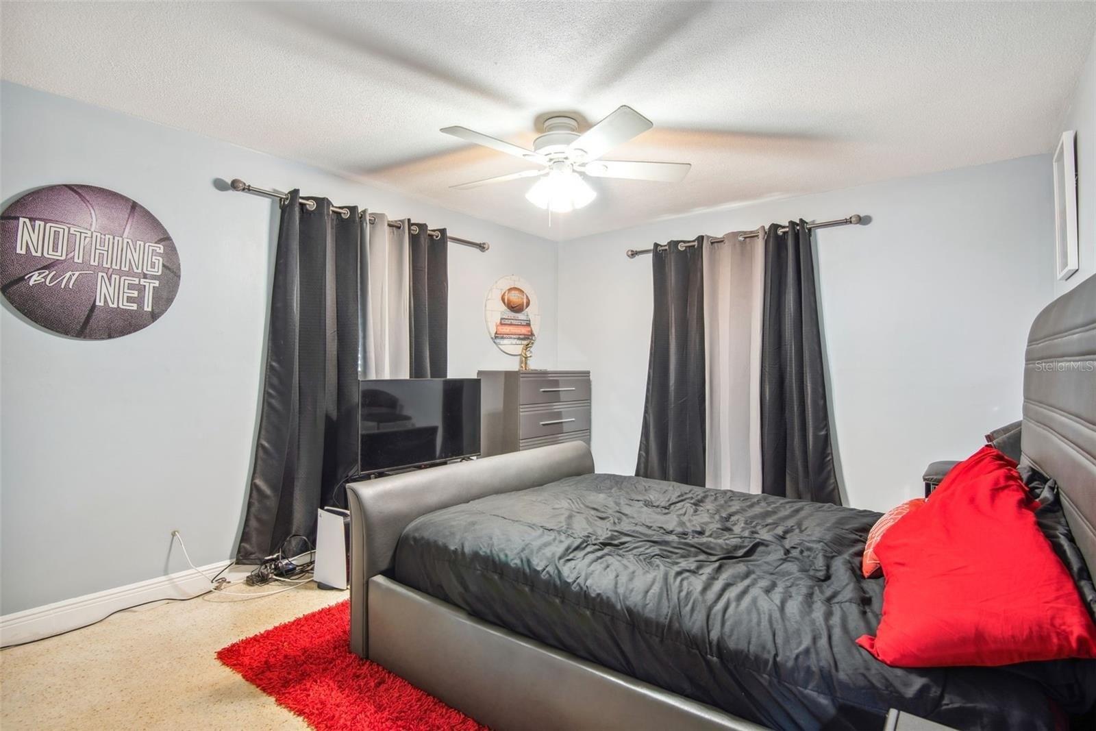 Oak Forest Dr E, Clearwater, FL 33759