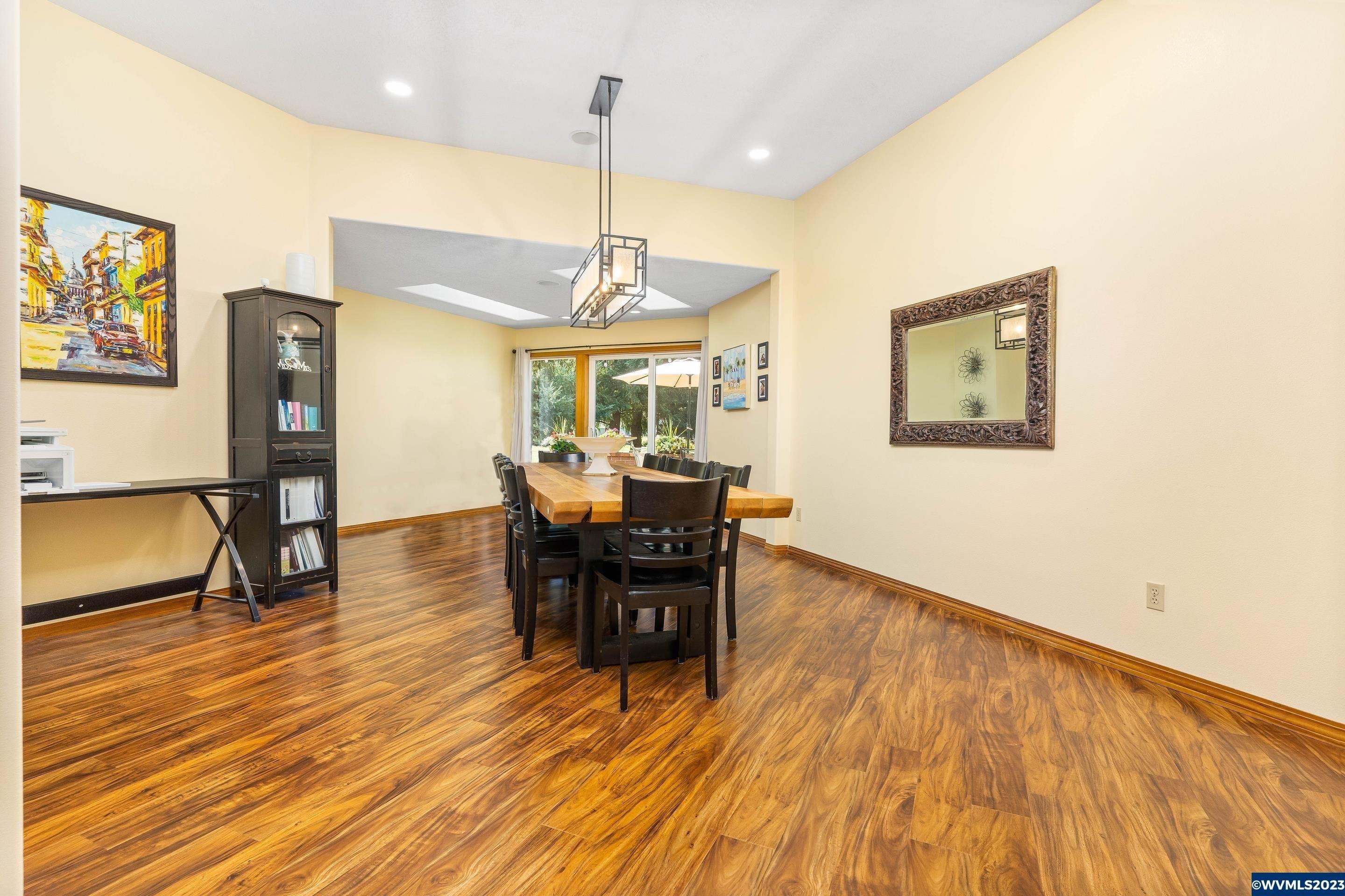 Hogan Dr N, Keizer, OR 97303