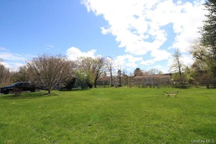 Carlo Dr, Kerhonkson, NY 12446