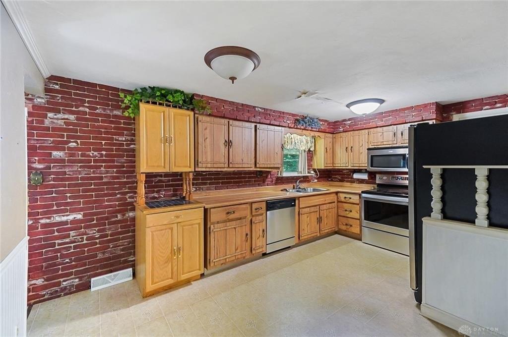 Shady Ln, Beavercreek, OH 45432