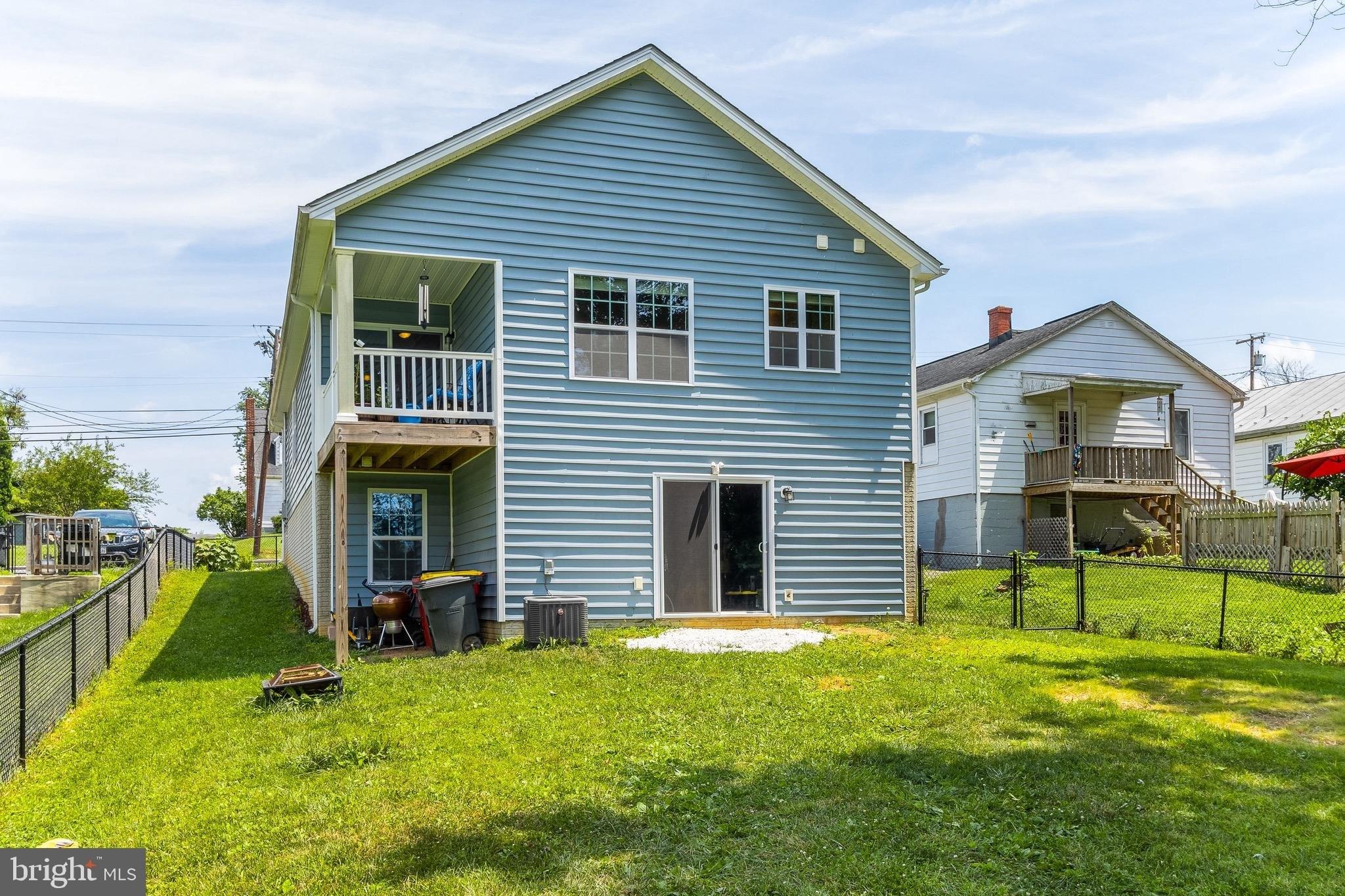 Jefferson Ave, Charles Town, WV 25414