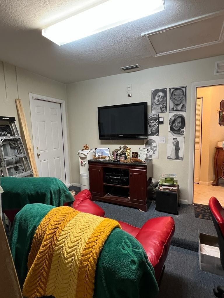 W 26th Ct, Riviera Beach, FL 33404