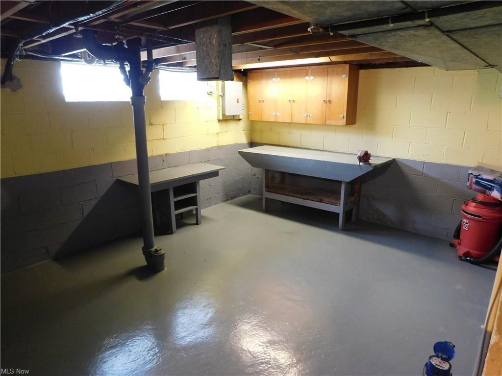 Meadowgate Blvd, Bedford, OH 44146