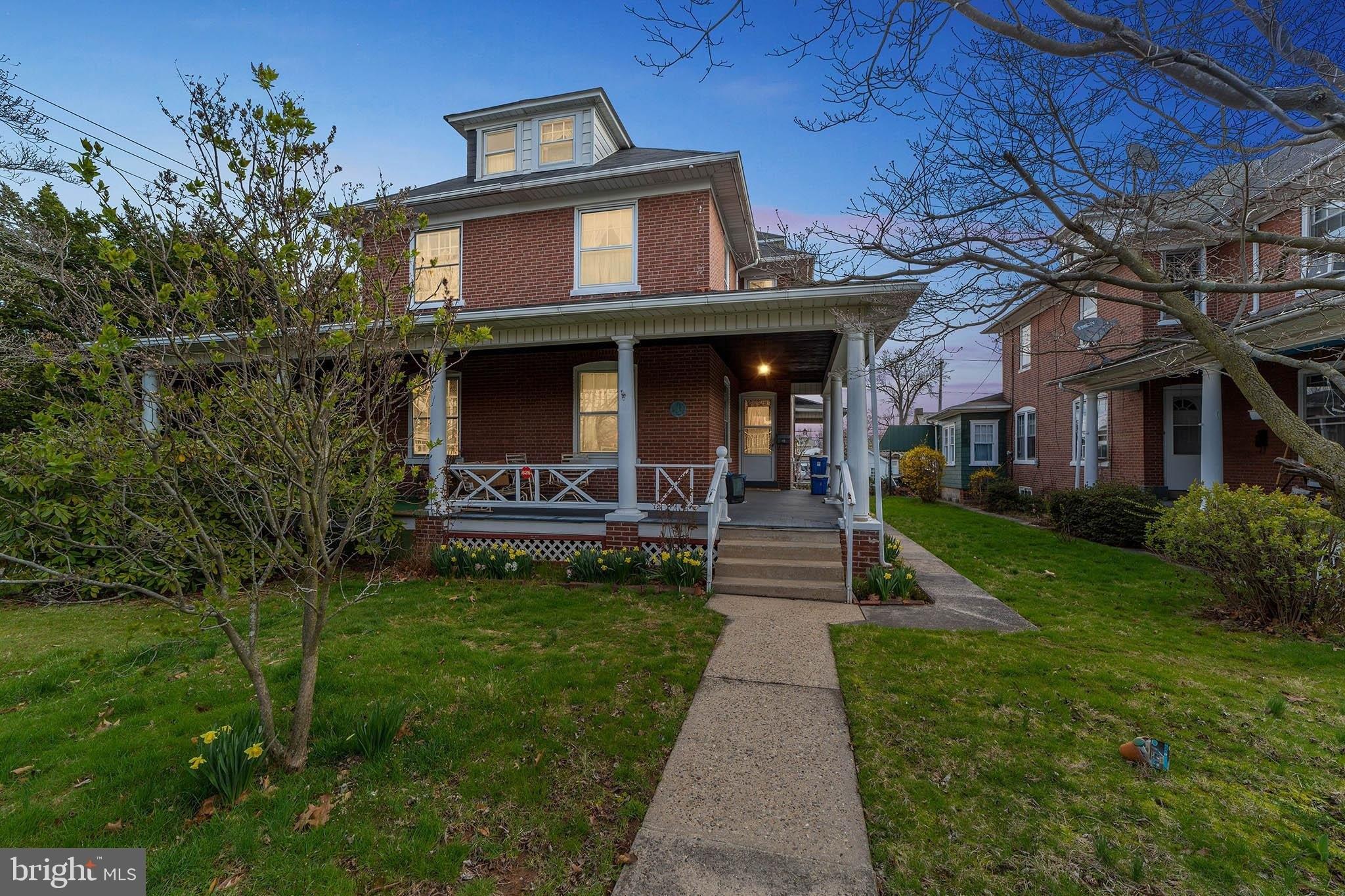 Derstine Ave, Lansdale, PA 19446