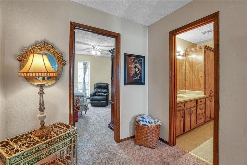 N Peace Ave, Elk City, OK 73644