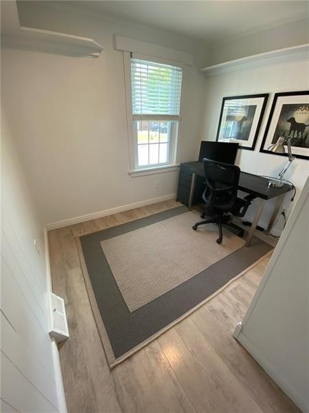 Eckert St, Ambridge, PA 15003