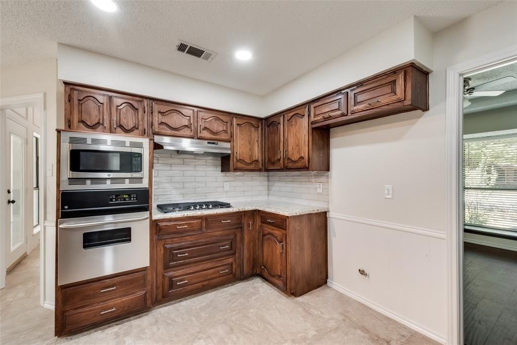 Simmons Dr, Coppell, TX 75019