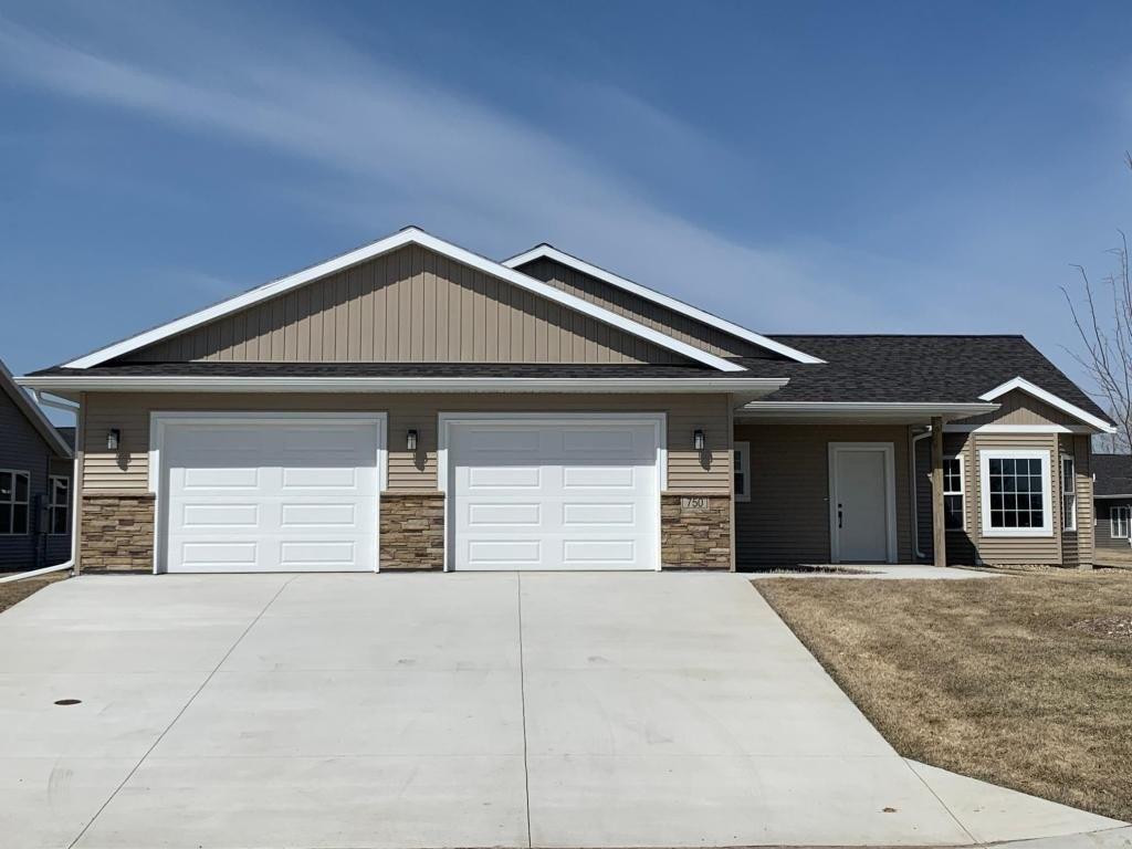 Escalade Ln Se, Owatonna, MN 55060