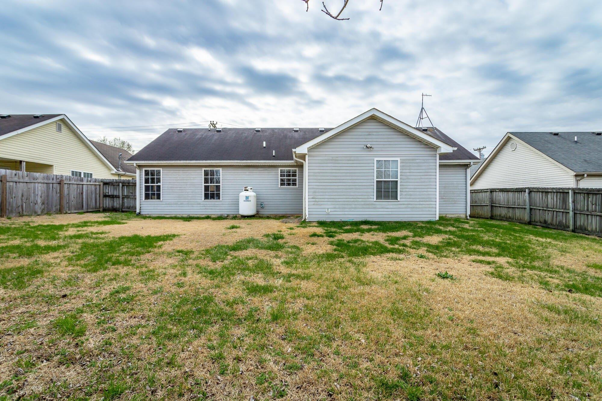 Colony Cir, Fort Oglethorpe, GA 30742