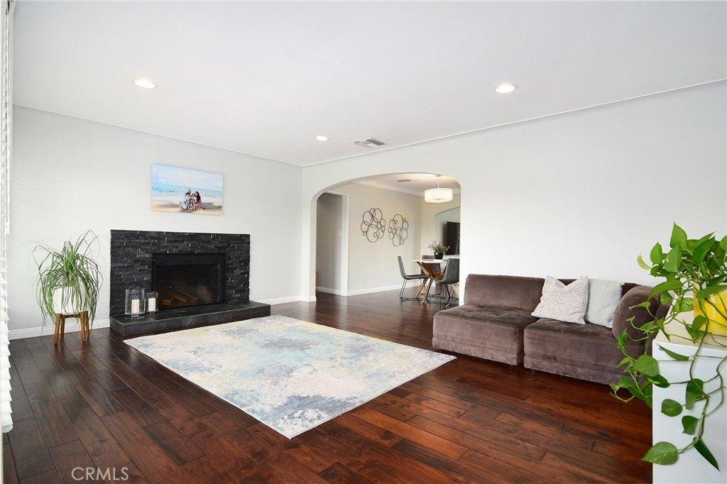 Escobedo Dr, Woodland Hills, CA 91364