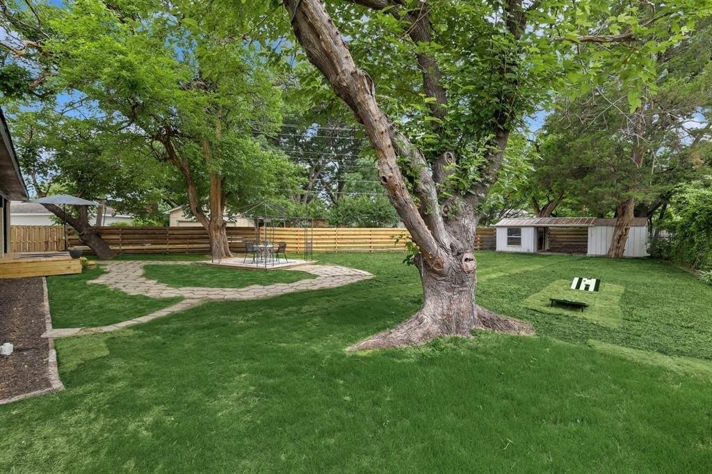 Hartline Dr, Dallas, TX 75228