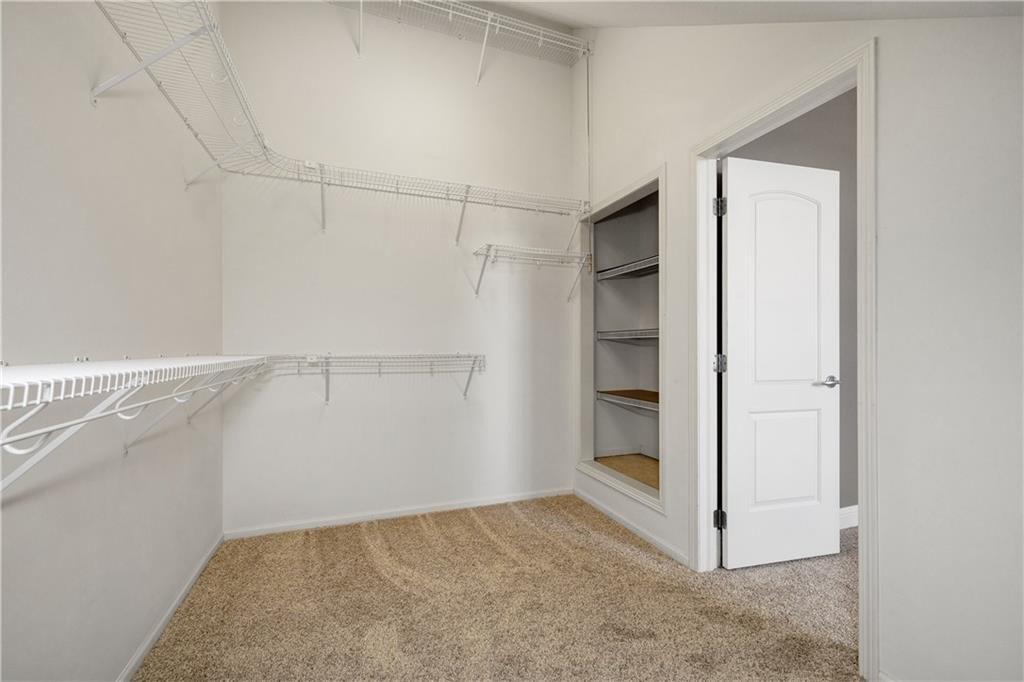 Ridgemont Dr, Urbandale, IA 50323