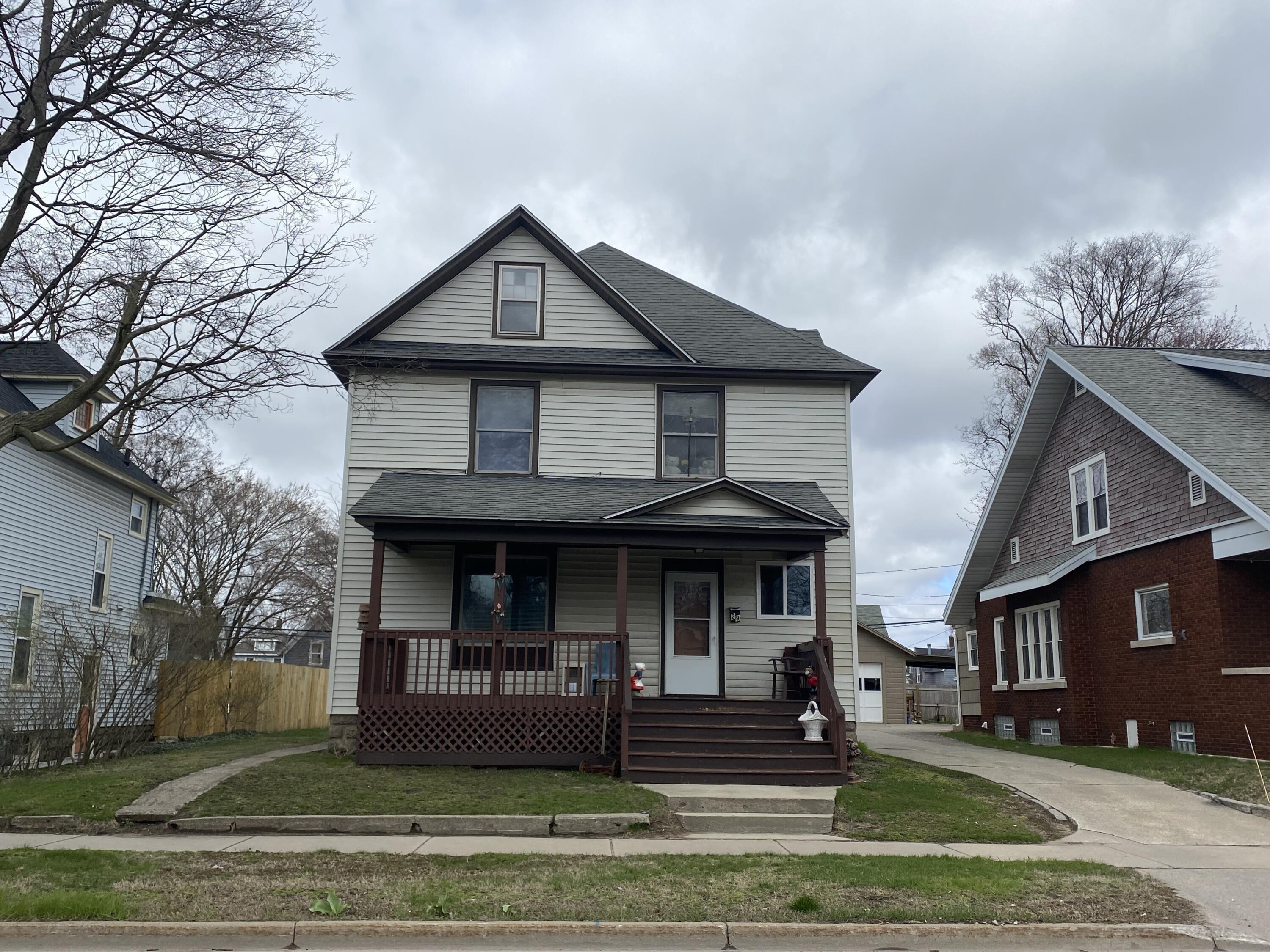 E 16th St, Holland, MI 49423