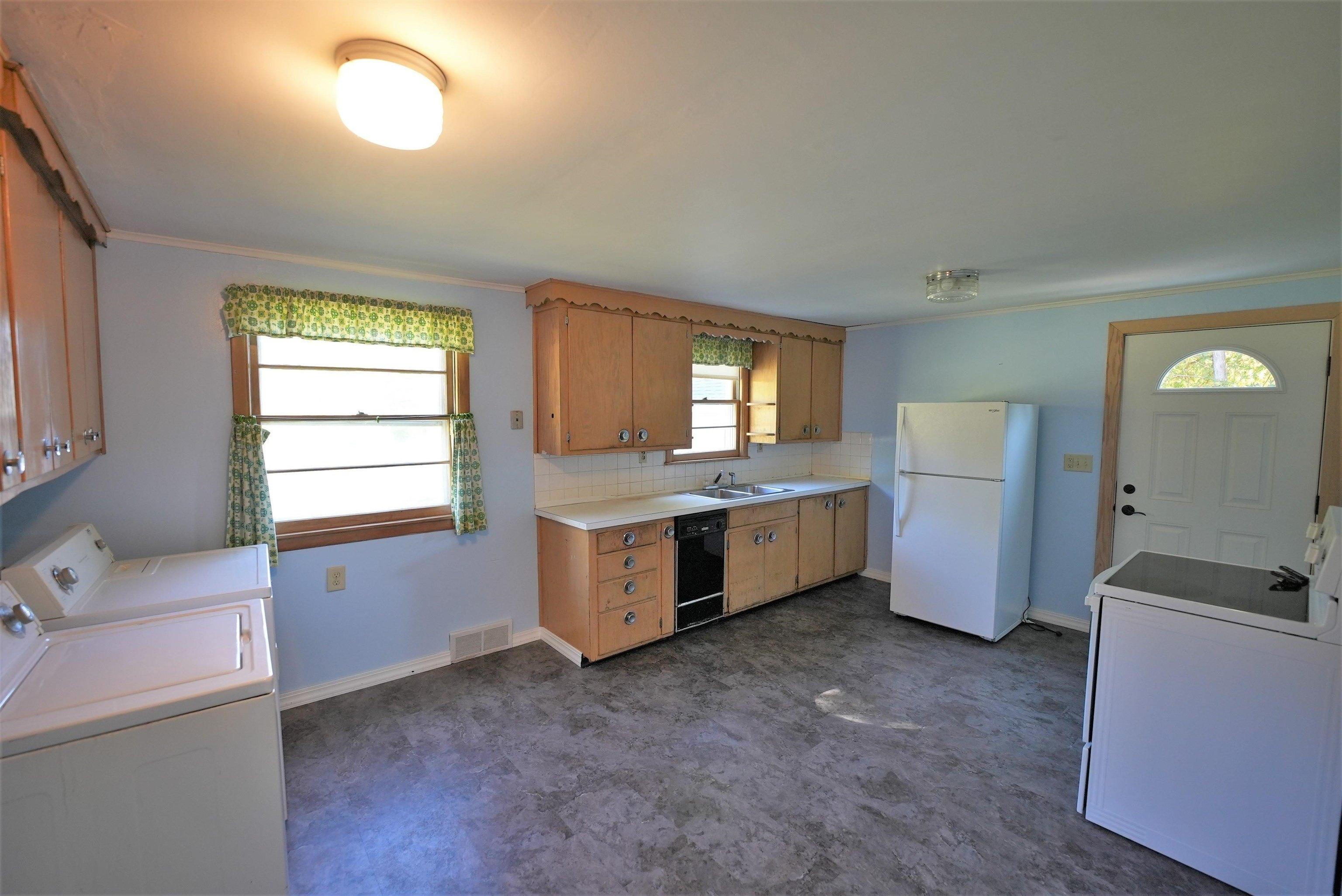 Percy Ave, Oconto, WI 54153