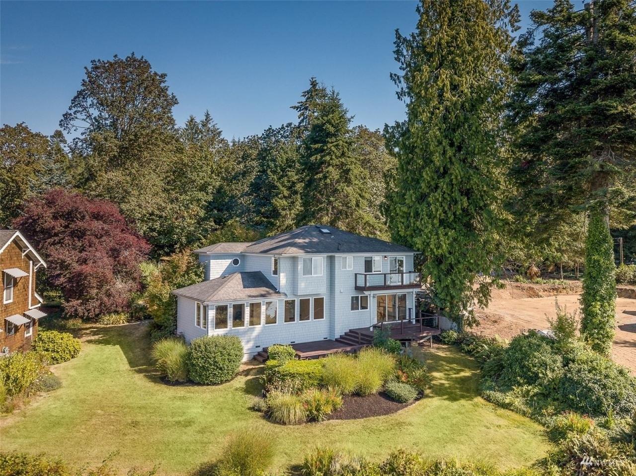 S Bridge Way Ne, Poulsbo, WA 98370