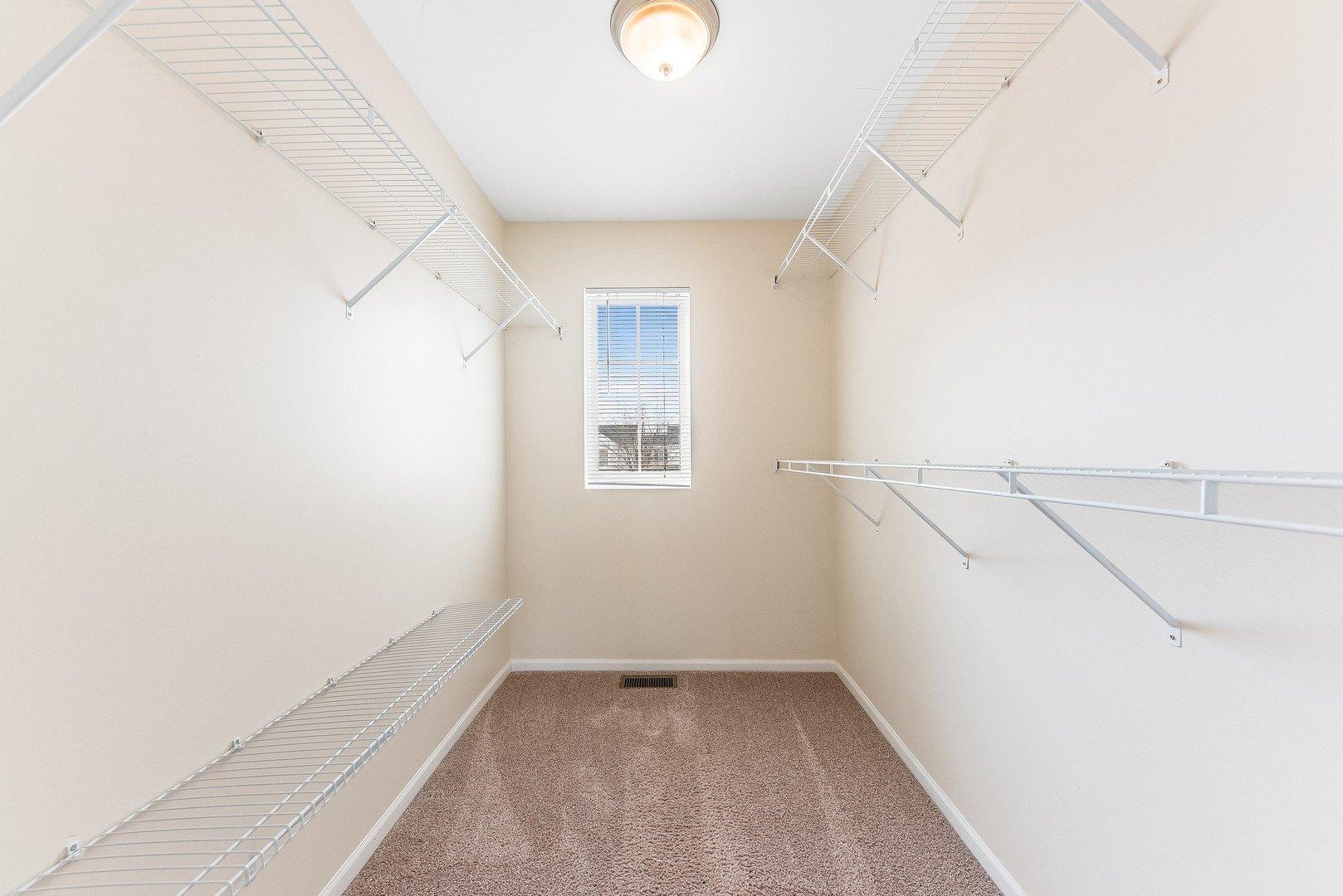 Montauk Dr, Plainfield, IL 60586