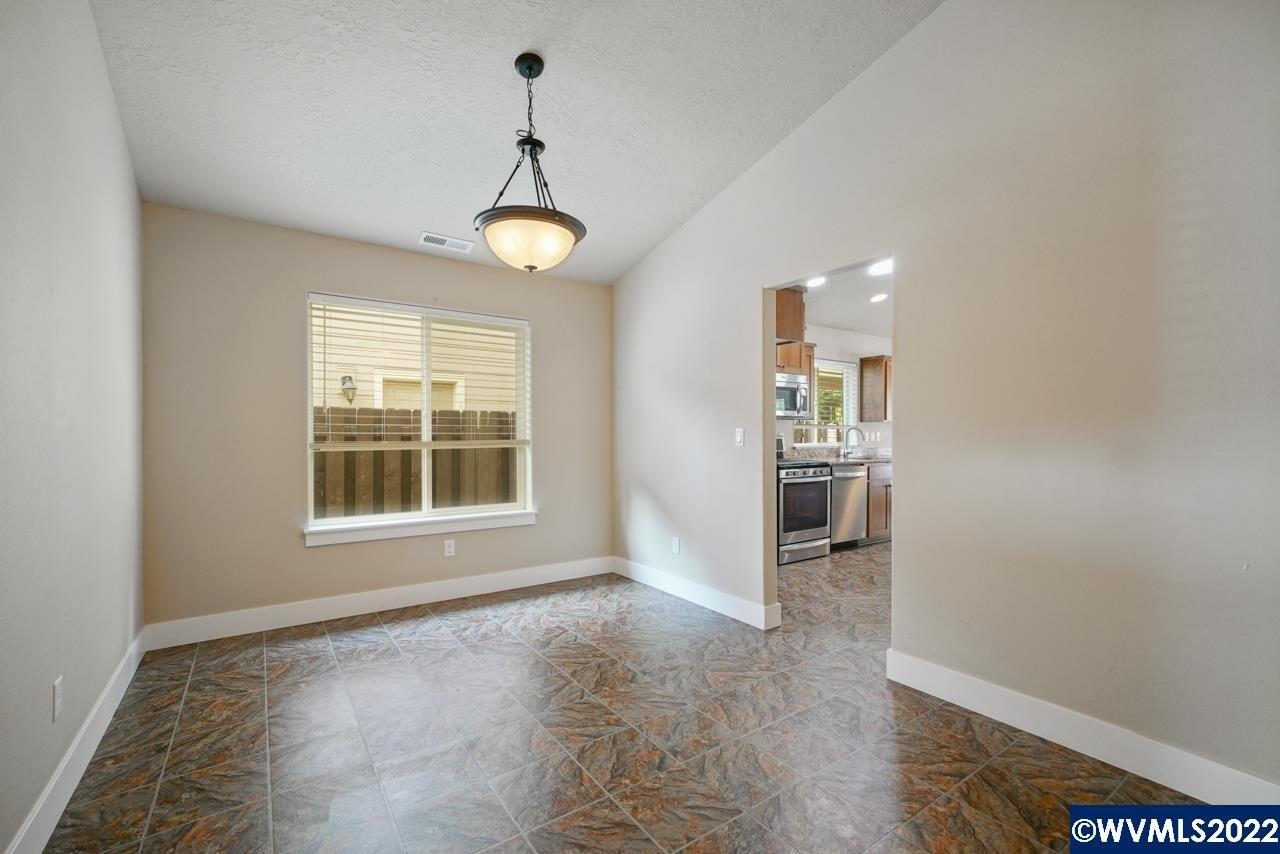 Equestrian Loop S, Salem, OR 97302