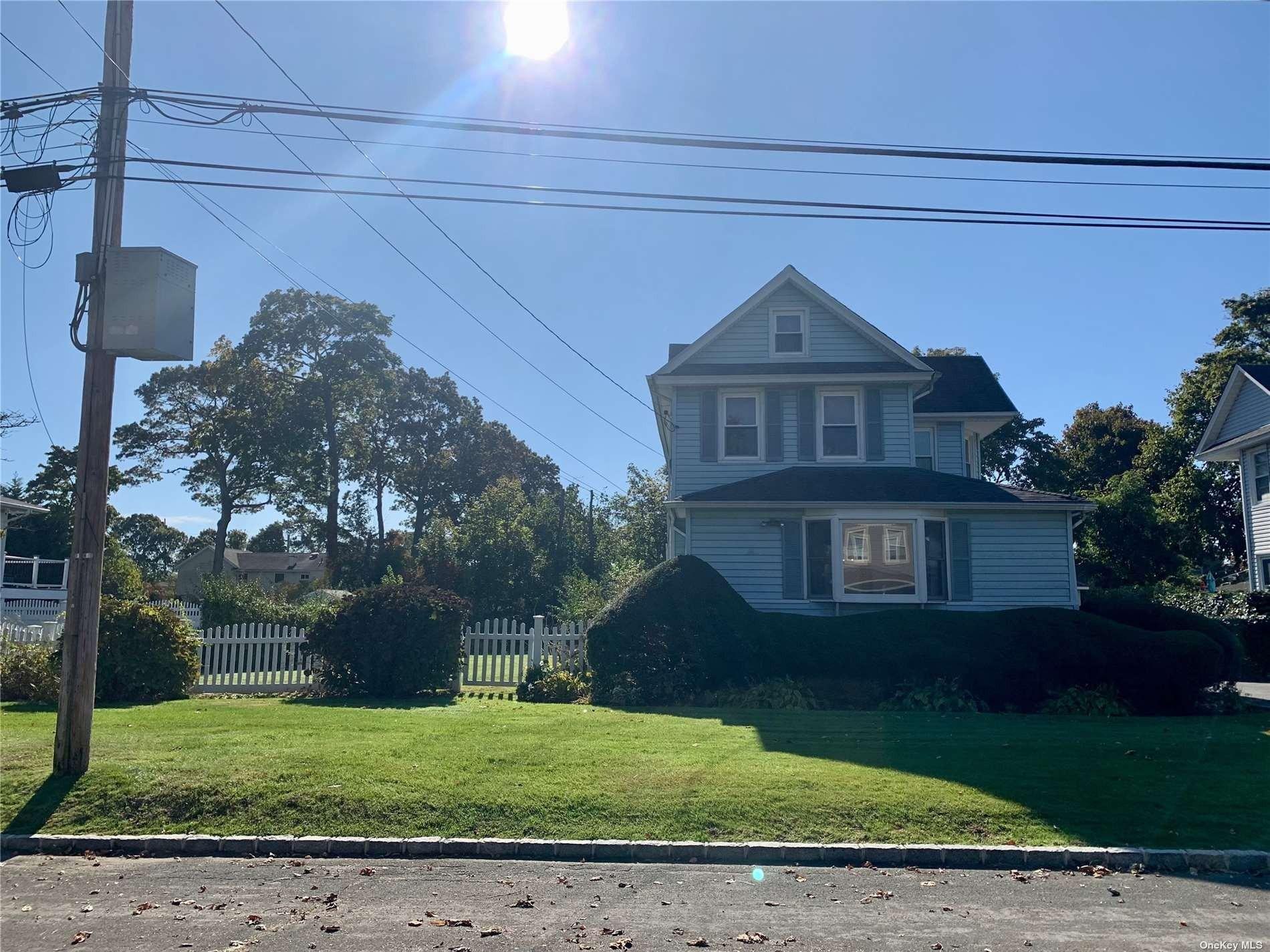 Maple St, West Babylon, NY 11704