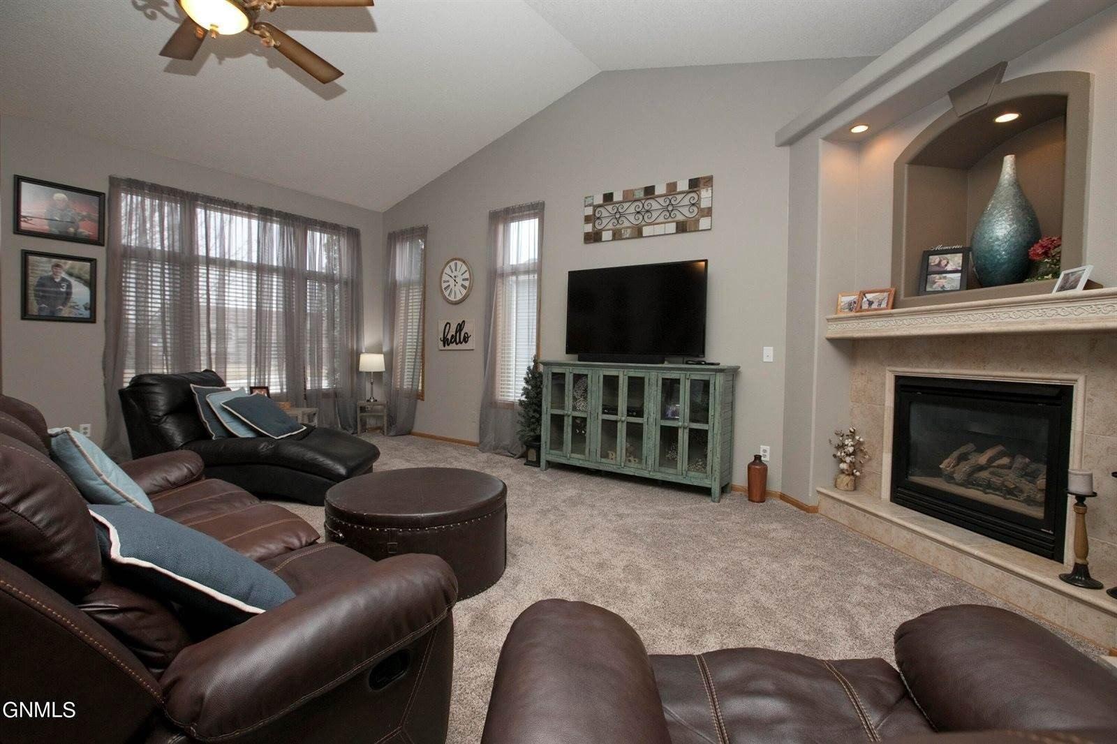 Santa Barbara Dr, Bismarck, ND 58504