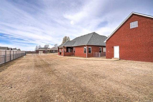 Sw 22nd St, Wagoner, OK 74467