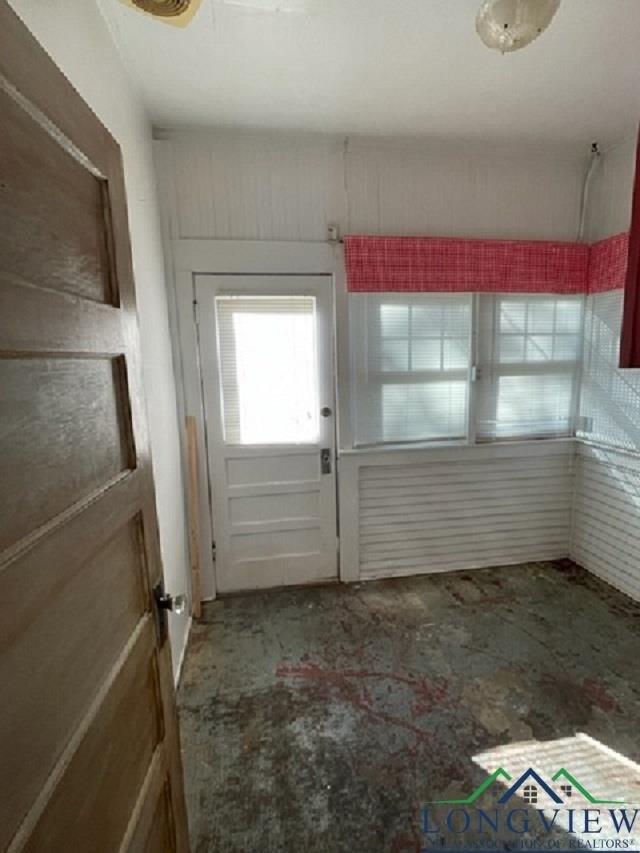 Wood St, Texarkana, TX 75501