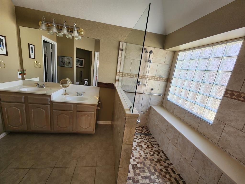 Fairfax Dr, Bedford, TX 76021