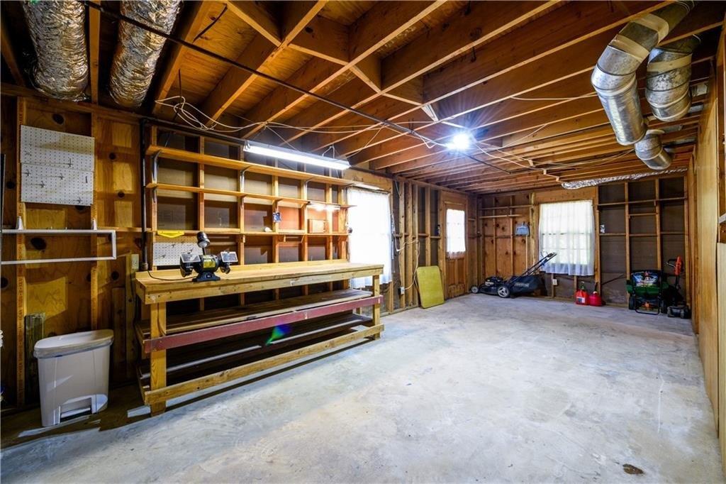 Cesarea Pl Nw, Lilburn, GA 30047