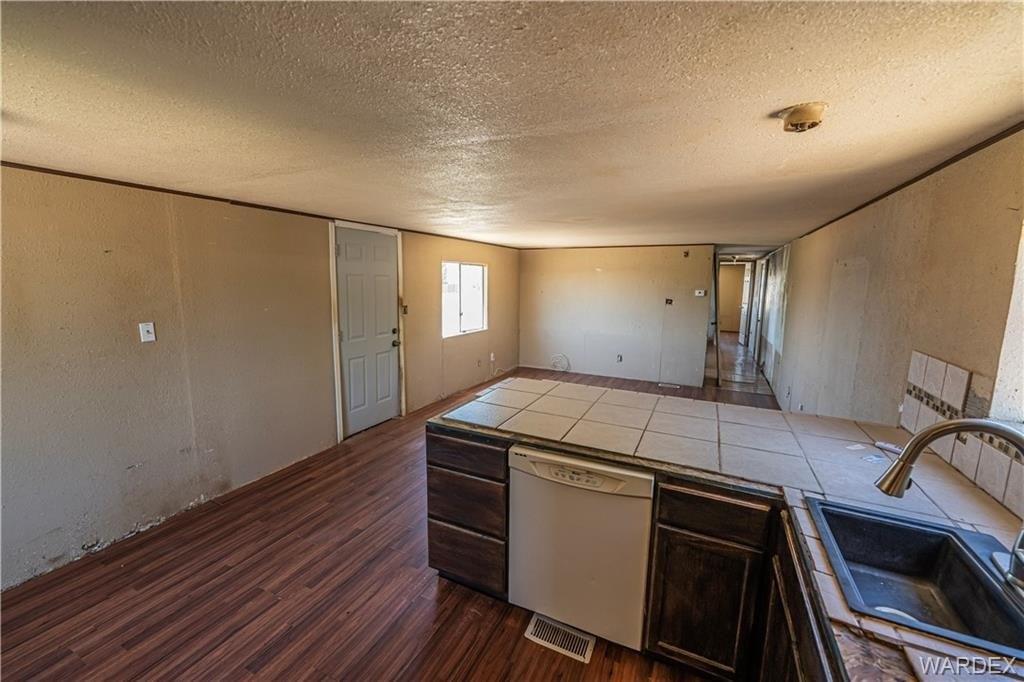E Lum Ave, Kingman, AZ 86409