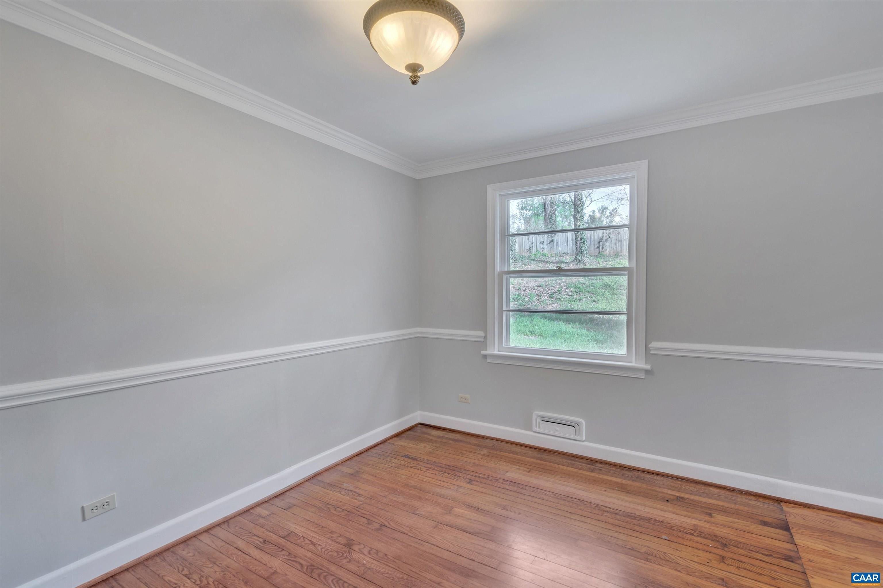 Oakleaf Ln, Charlottesville, VA 22903