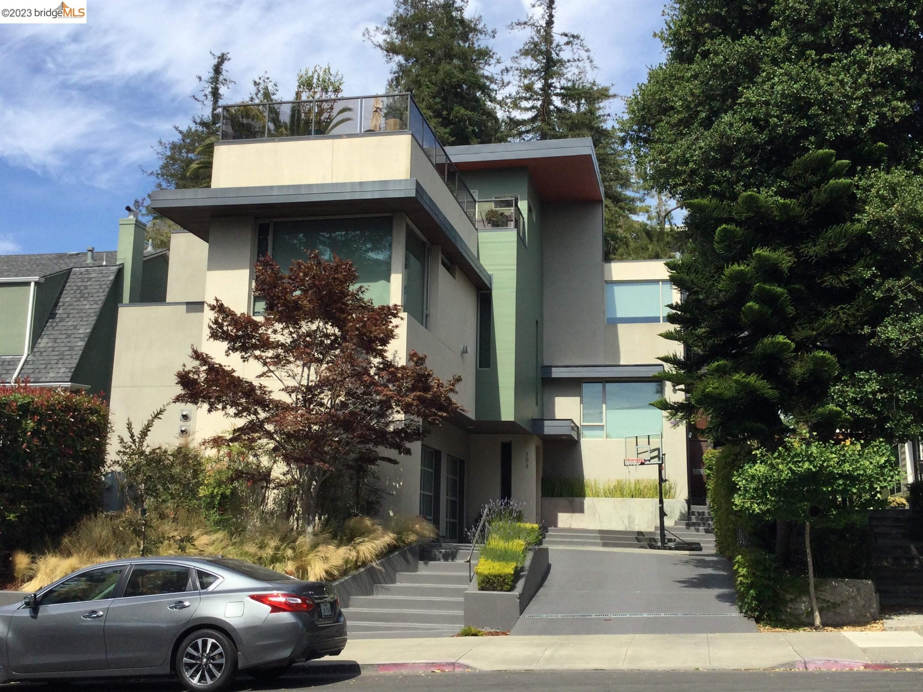 Bayo Vista Ave, Oakland, CA 94611