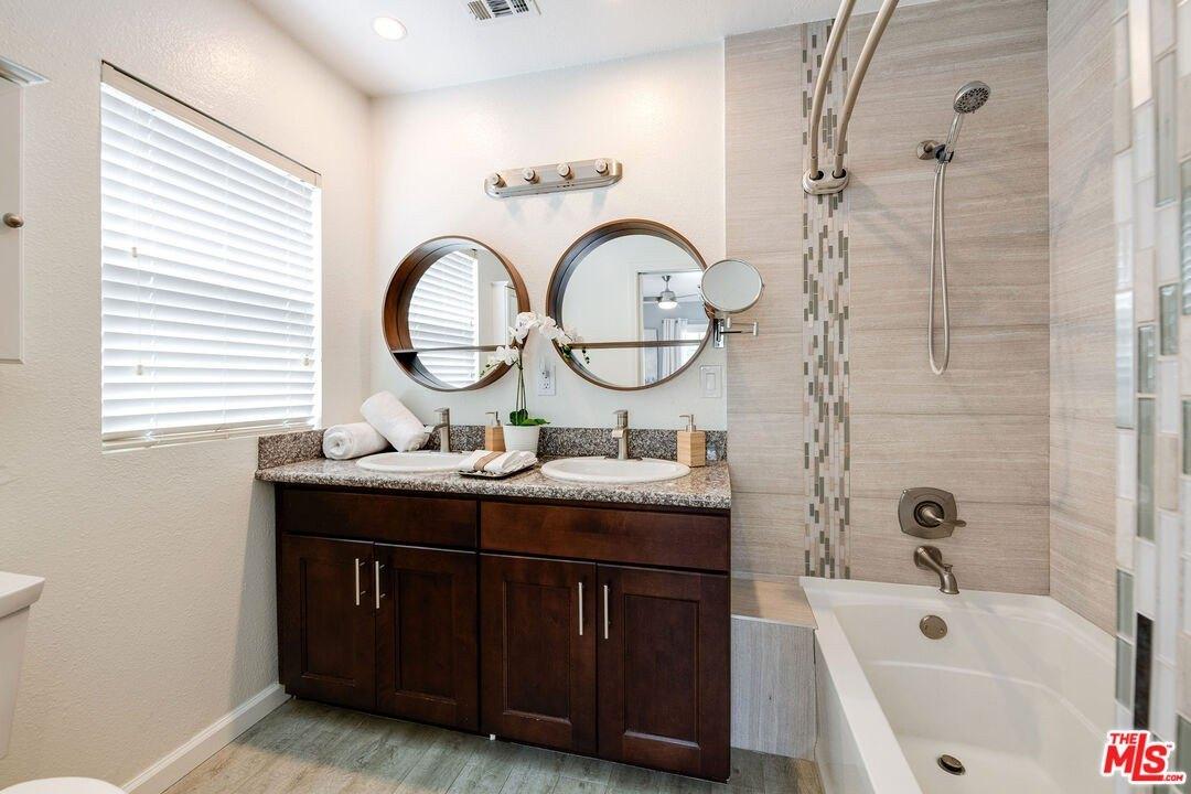 W 59th St, Los Angeles, CA 90043