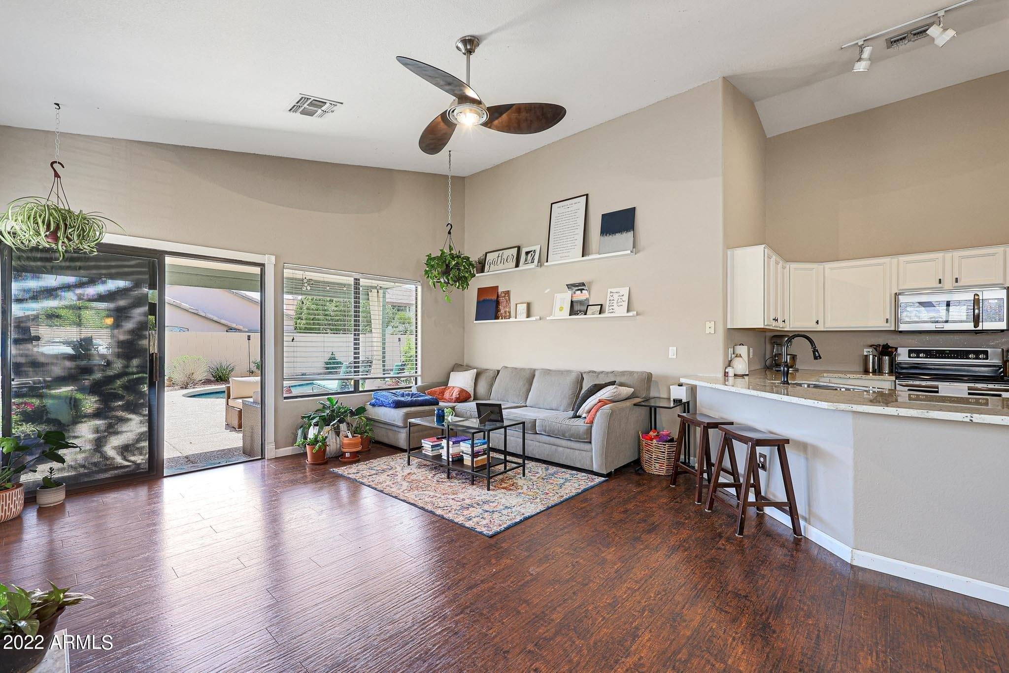 E Topeka Dr, Phoenix, AZ 85050
